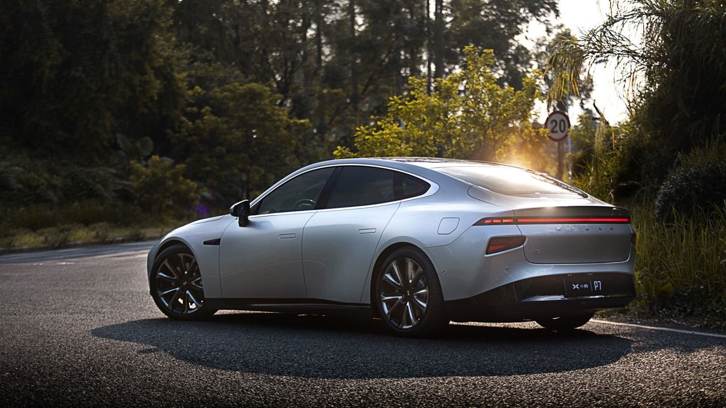 Конкурент Tesla: китайський виробник Xpeng представив потужний електроседан Конкурент Tesla: китайський виробник Xpeng представив потужний електроседан