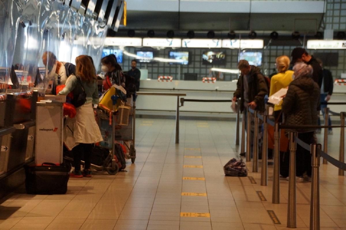 В Киев вылетел спецрейс из Амстердама: на борту 145 украинцев – фото В Киев вылетел спецрейс из Амстердама: на борту 145 украинцев – фото