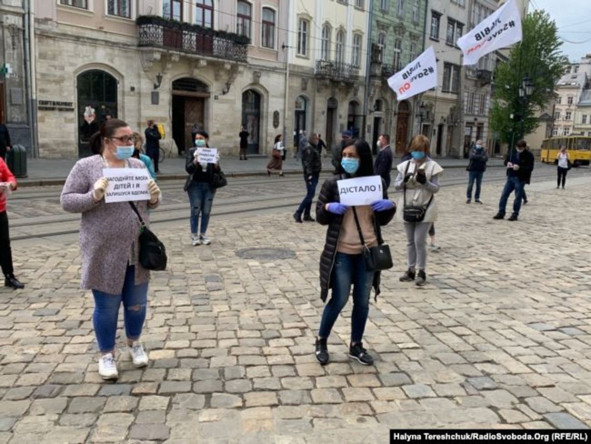 Во Львове организатора митинга против карантина наказали за нарушение этого самого карантина