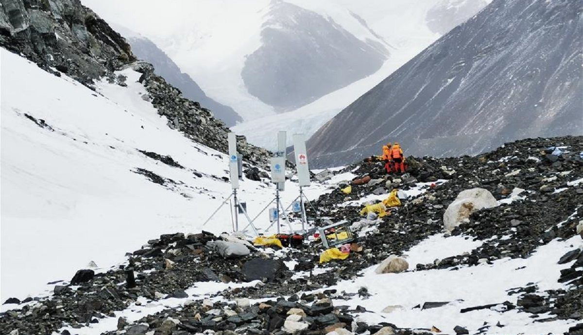 На вершині Евересту запрацював зв'язок 5G На вершині Евересту запрацював зв'язок 5G