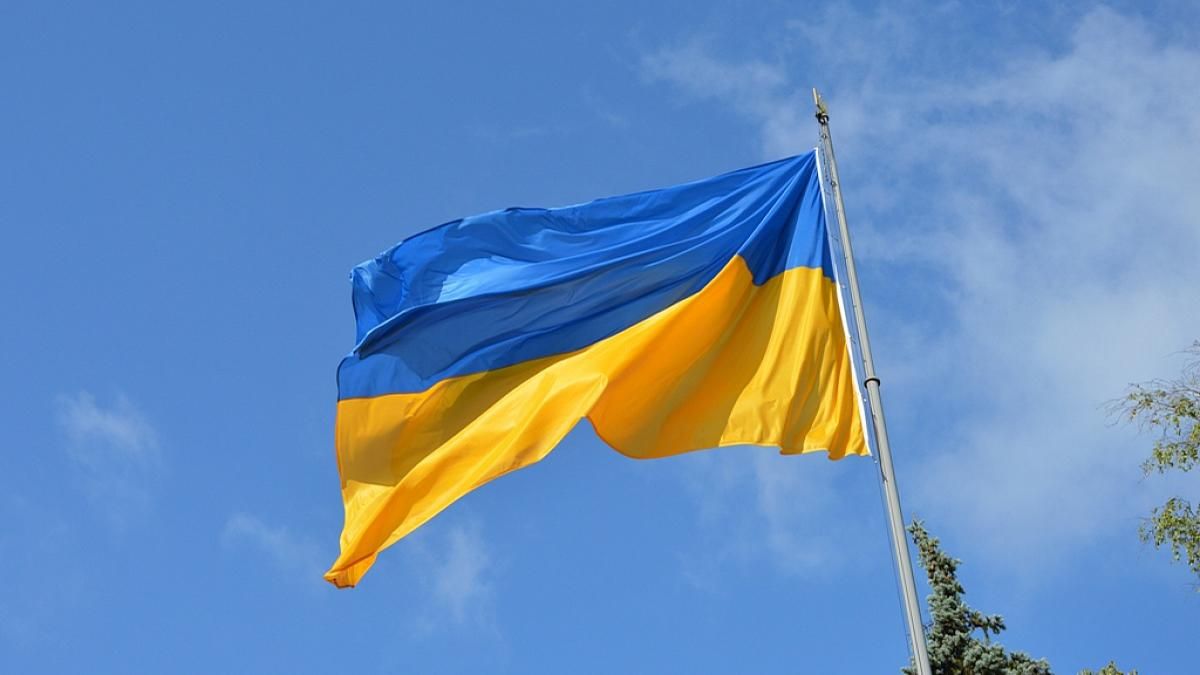 Поліція затримала п'яних підлітків, які зірвали прапор України у Запоріжжі
