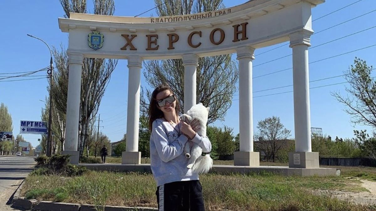 Украинка с собакой, которую эвакуировали из Уханя, добралась домой: фото