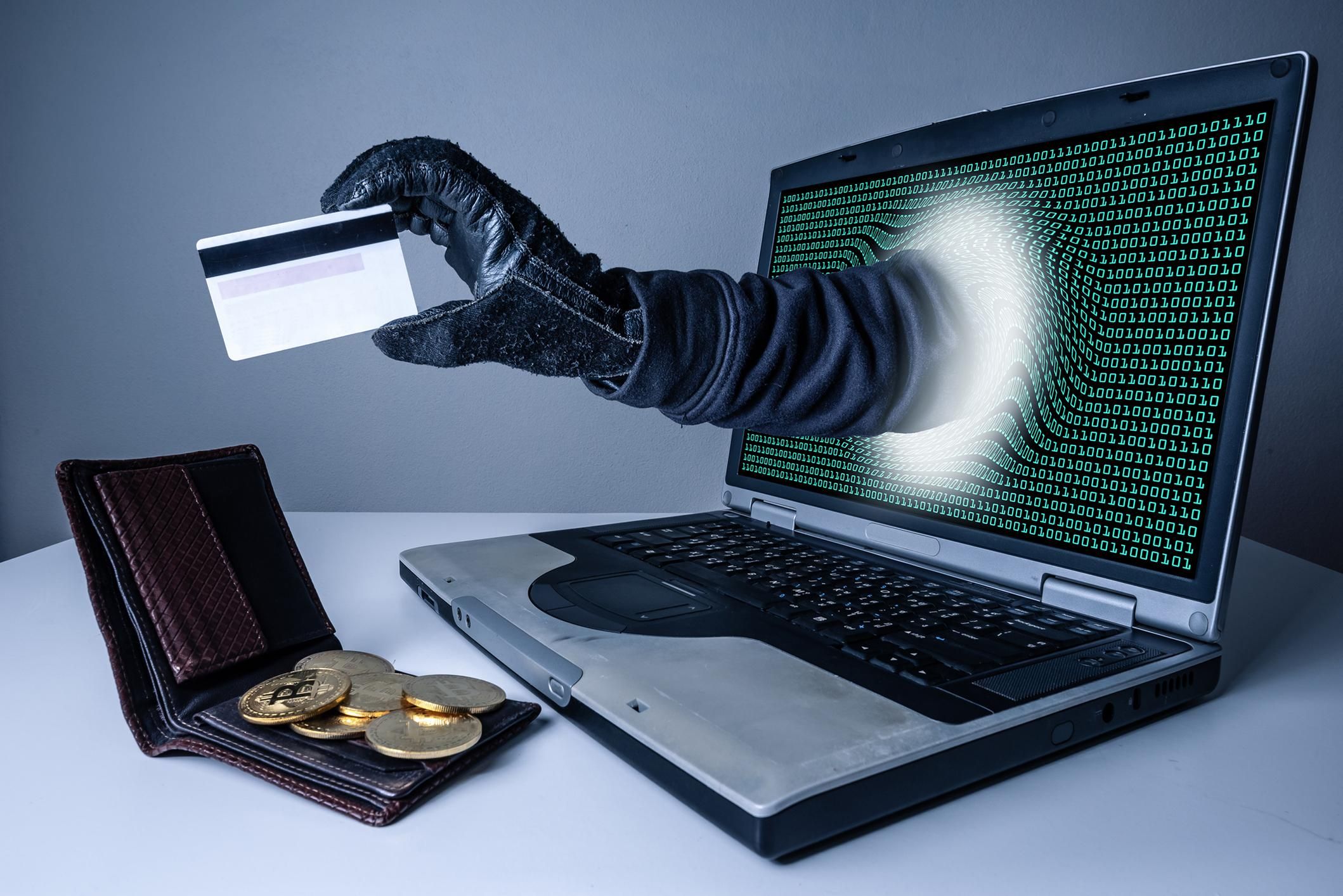 Обманули людей на миллионы гривен: киберполиция разоблачила сеть мошенников