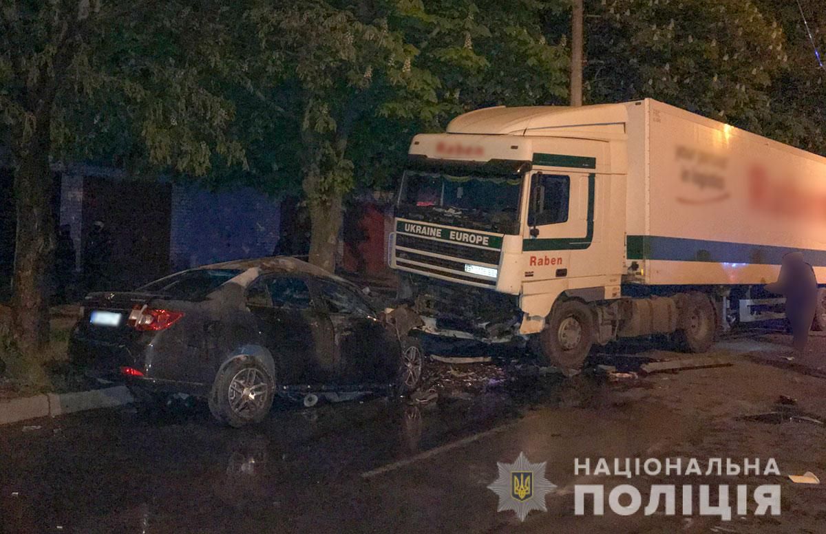 ДТП в Кременчуці 2 травня: Chevrolet врізався у вантажівку DAF