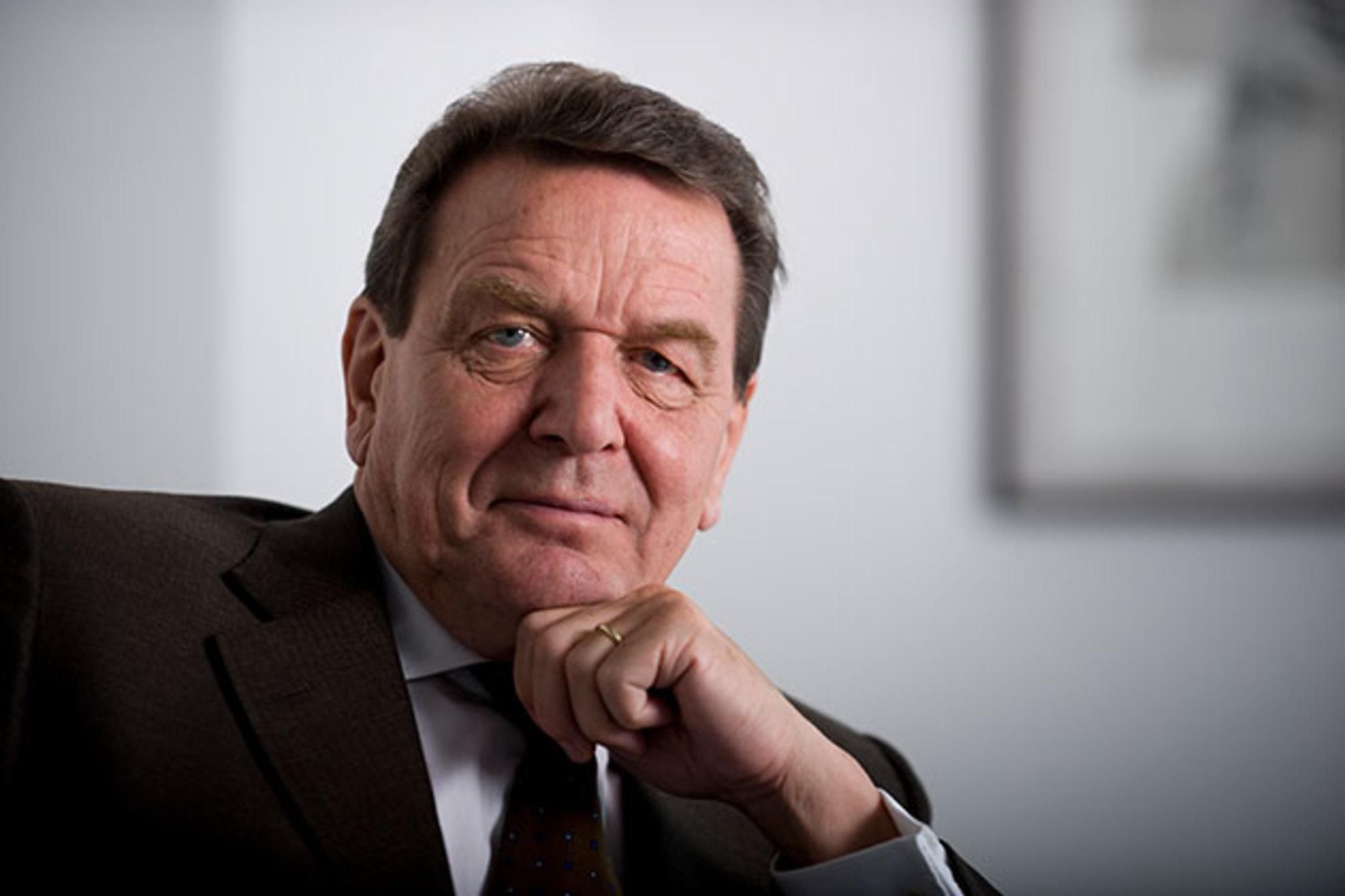 Український посол у ФРН запропонував парі Шредеру щодо Криму Український посол у ФРН запропонував парі Шредеру щодо Криму