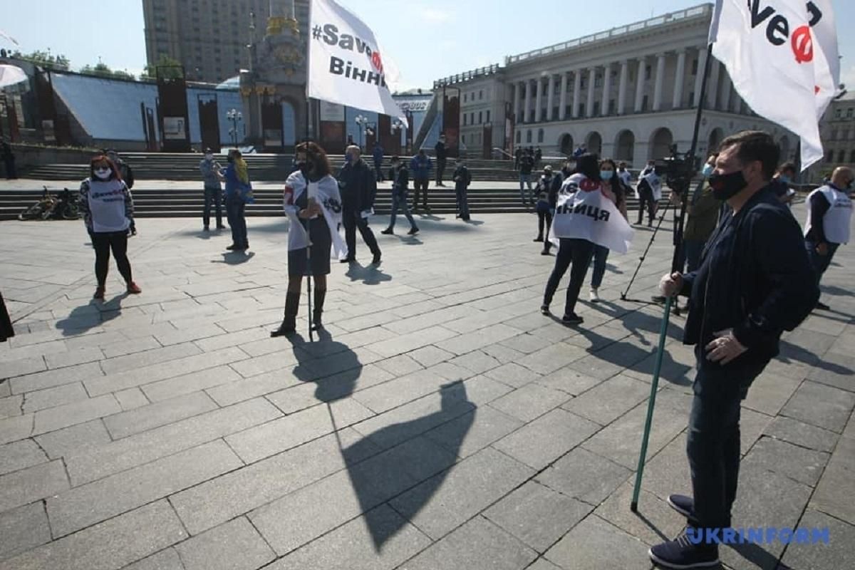 В гостях у Зеленського, масове порушення карантину і жахливий розстріл в'язнів: фото дня (18+) В гостях у Зеленського, масове порушення карантину і жахливий розстріл в'язнів: фото дня (18+)
