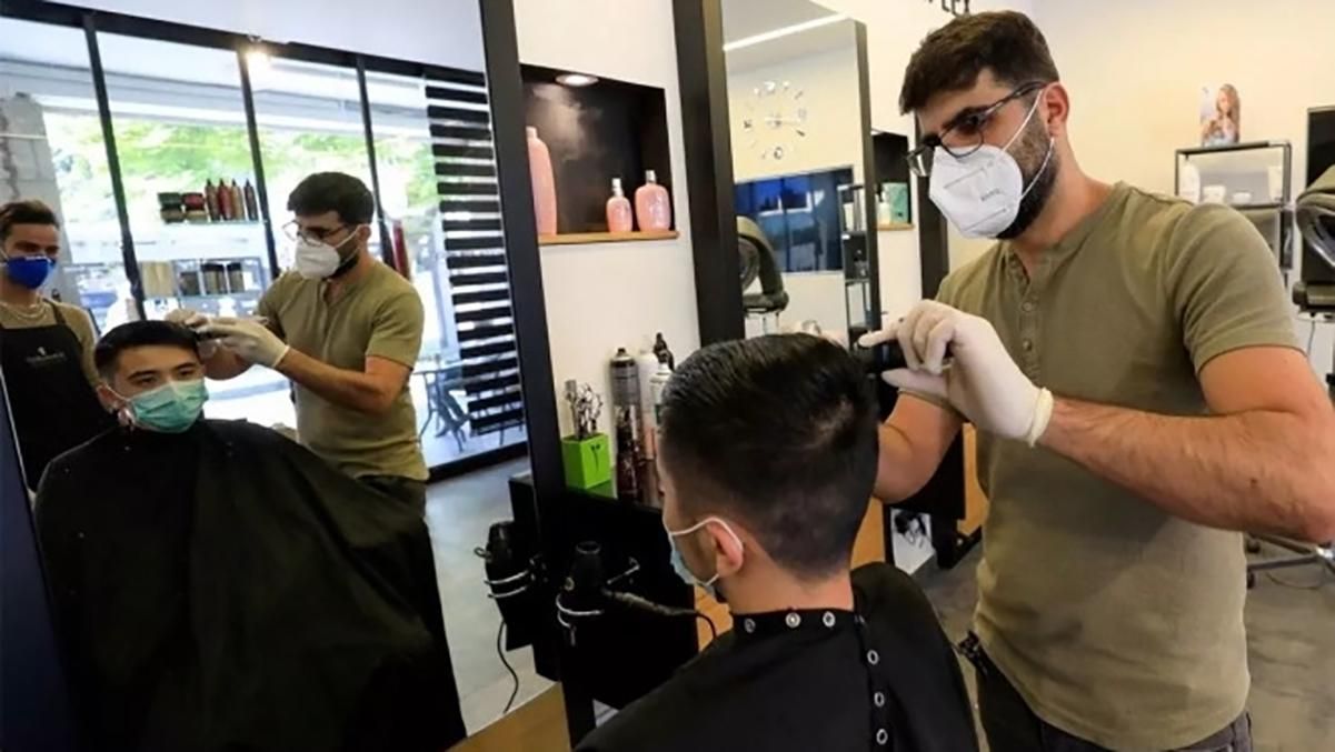 Передчасне послаблення карантину: салони краси, кав'ярні та спортклуби вже працюють у Житомирі Передчасне послаблення карантину: салони краси, кав'ярні та спортклуби вже працюють у Житомирі