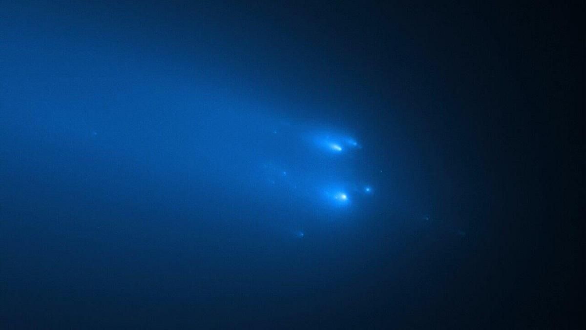 Комета ATLAS розсипалася на частини на шляху до Сонця: відео