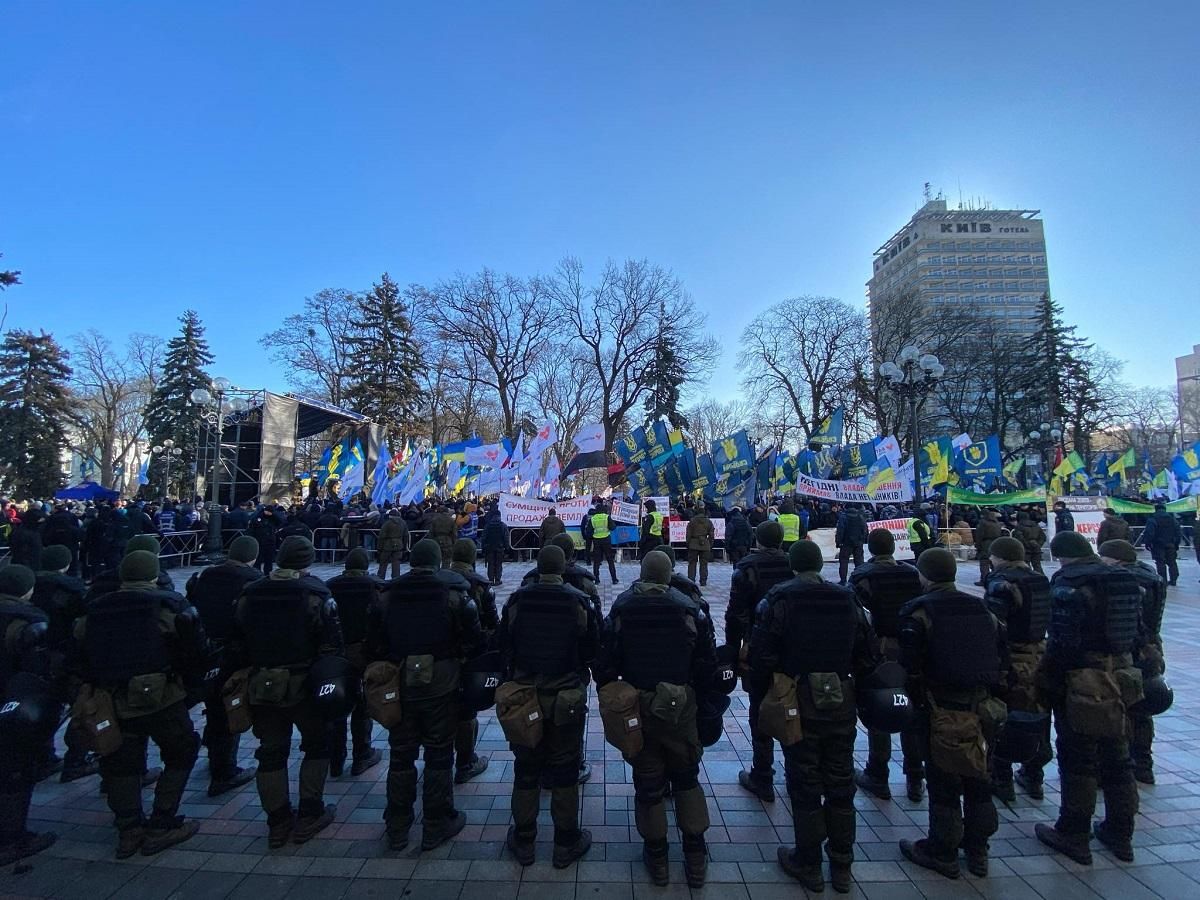 Протести проти карантину 2020, Україна – причини і наслідки