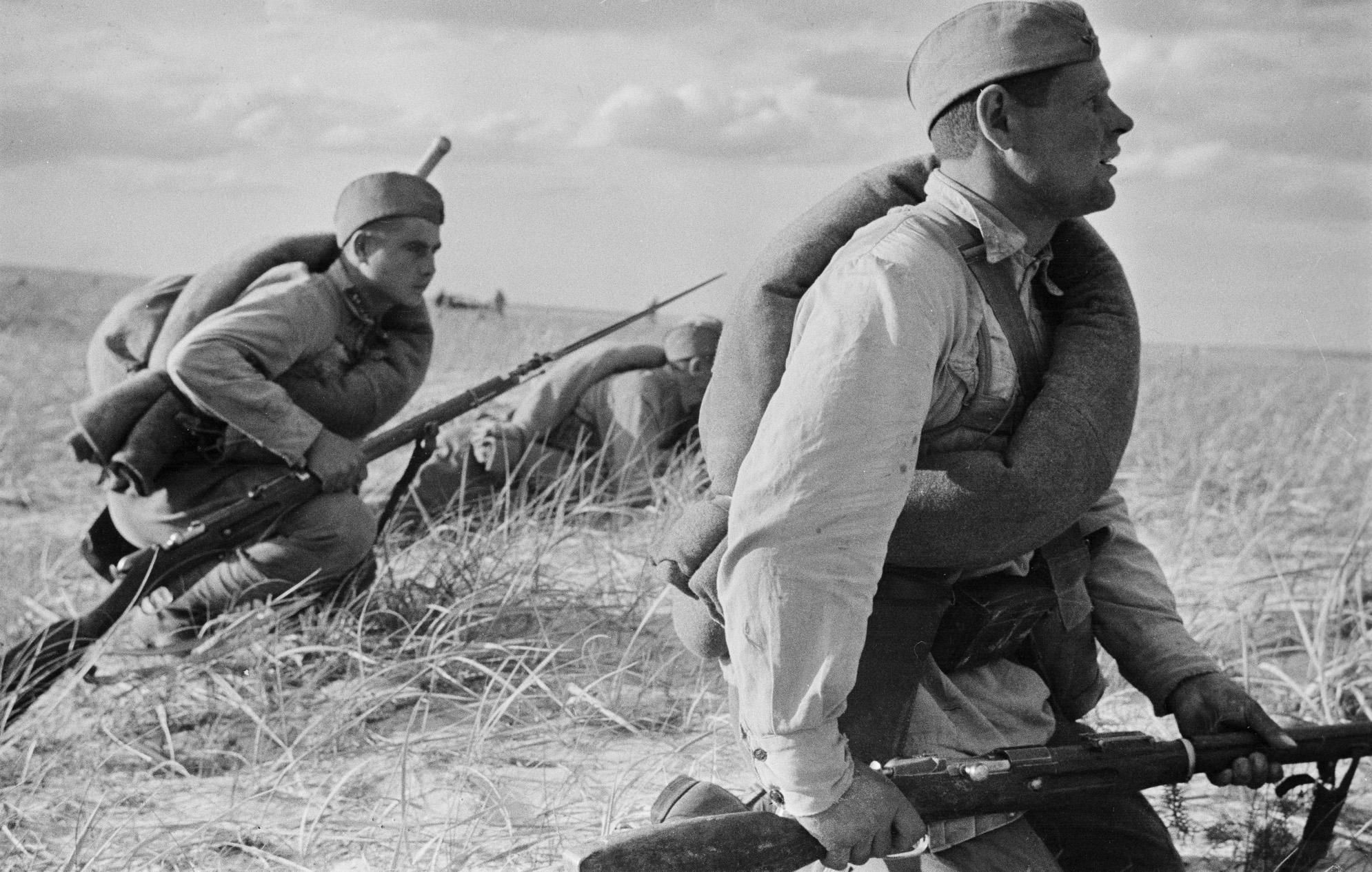 Как над бережком. Солдат с винтовкой Мосина ВОВ. Пехота в ВОВ 1941-1945.