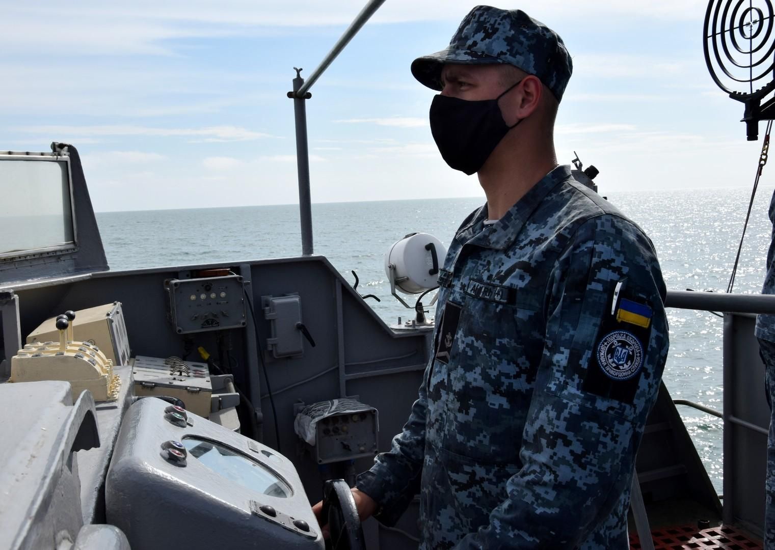 Военные учения Морской охраны в Азовском море - видео