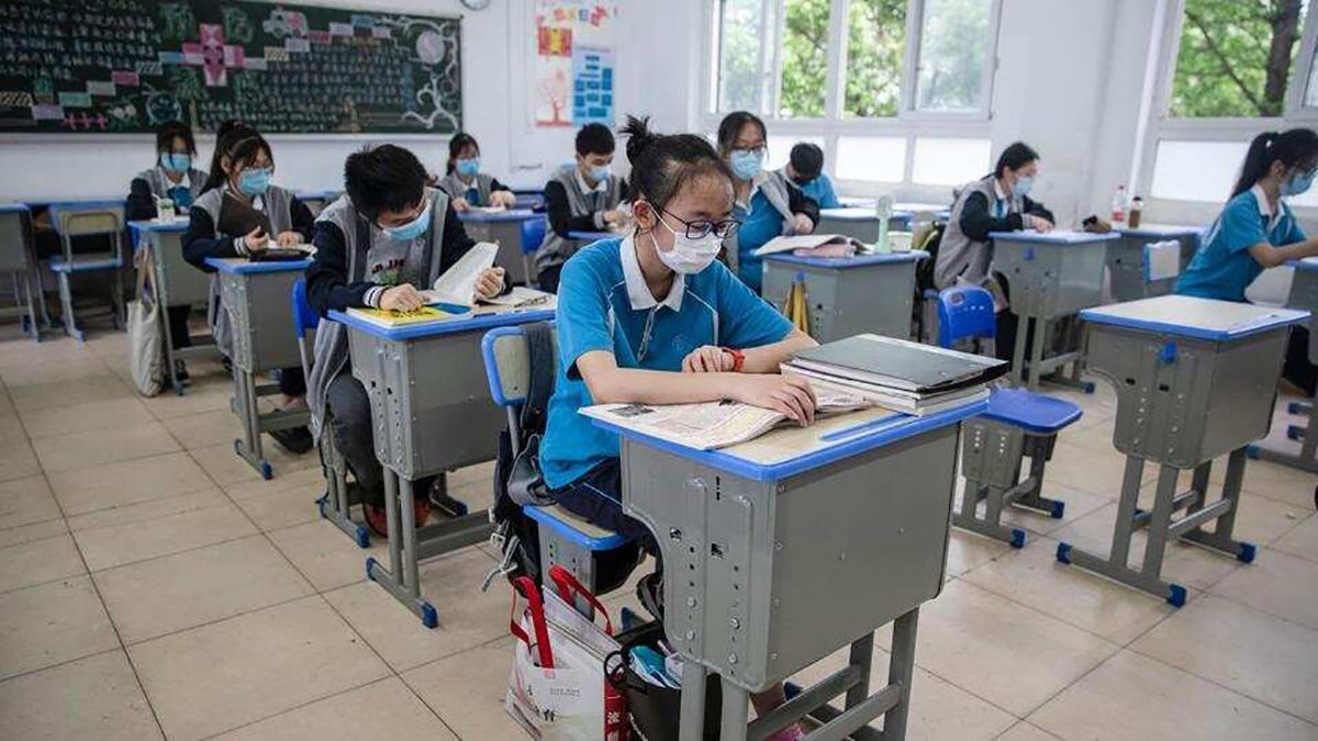 В провинции Хубэй, которая была эпицентром вспышки COVID-19 в Китае, открылись школы: фото