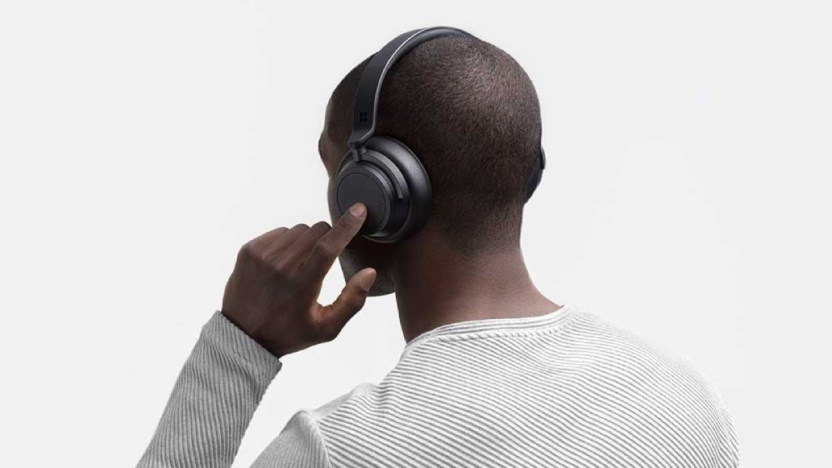 Surface Headphones 2: Microsoft  випустила нові бездротові навушники 