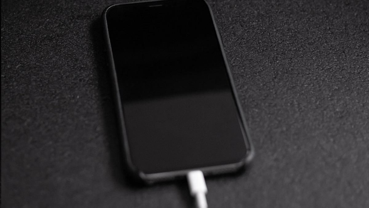 Meizu показала павербанк с дисплеем и быстрой зарядкой Meizu показала павербанк с дисплеем и быстрой зарядкой