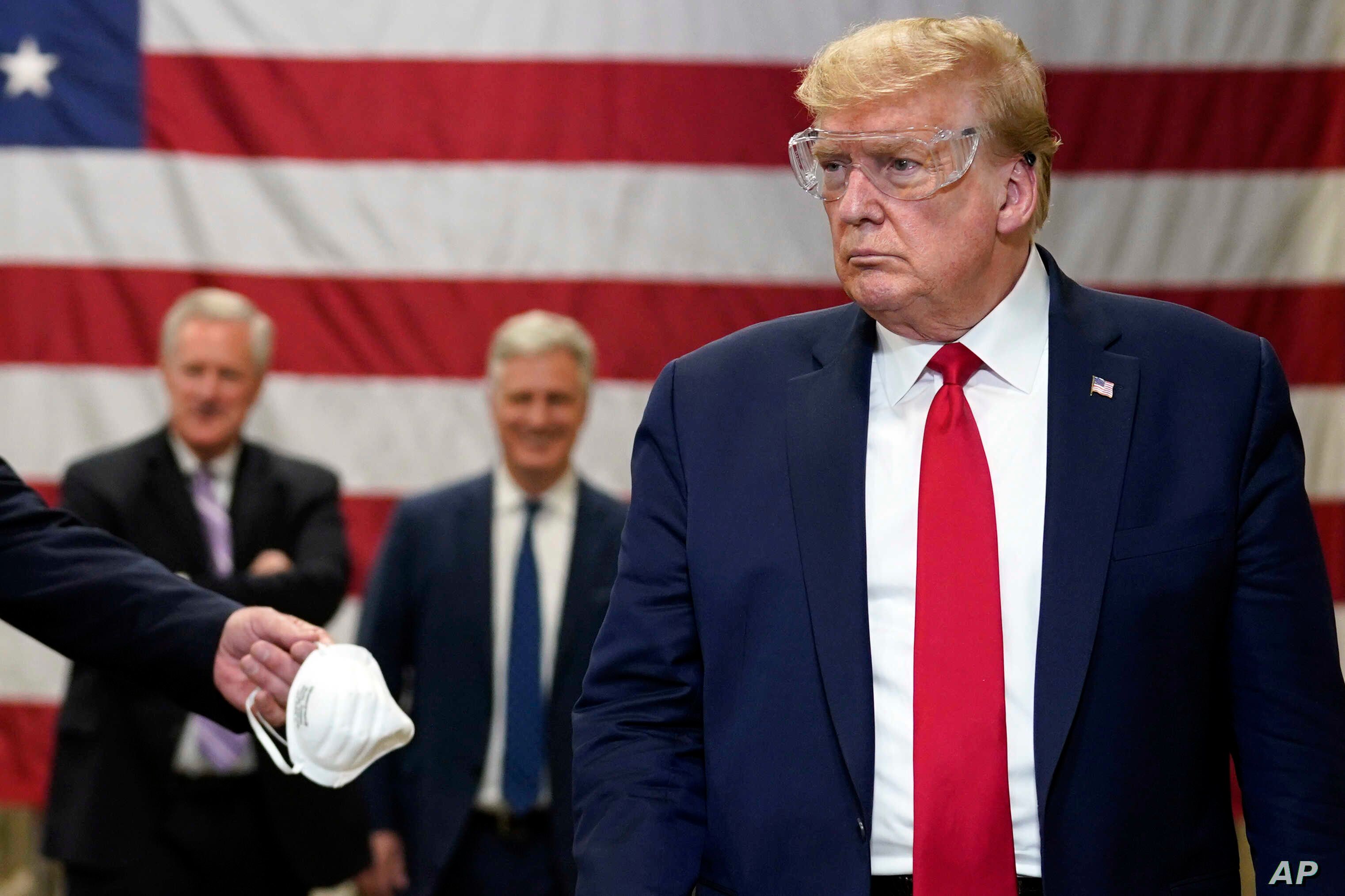 Вирус вырвался из Китая из-за некомпетентности, и они пытаются это скрыть, – Трамп Вирус вырвался из Китая из-за некомпетентности, и они пытаются это скрыть, – Трамп