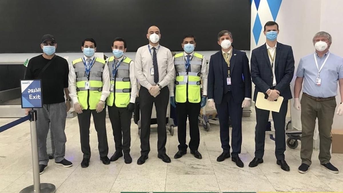 З Кувейту спецрейсом повертаються 46 українців З Кувейту спецрейсом повертаються 46 українців