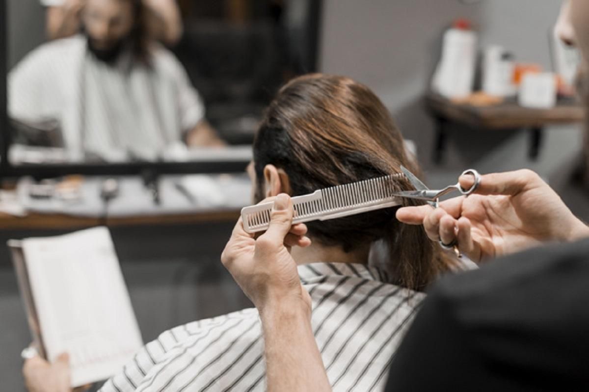 Работа парикмахерских и салонов красоты в Киеве с 11 мая: правила