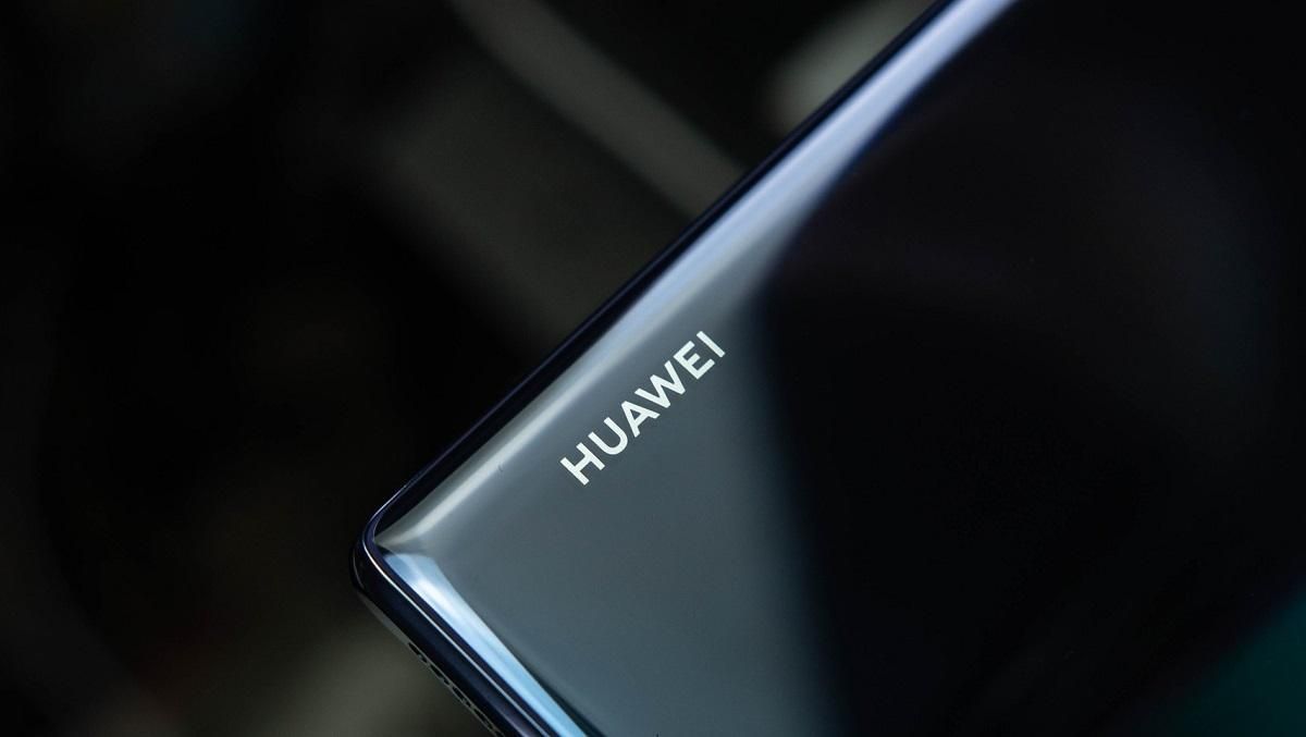Huawei запатентувала нову технологію розміщення камер під дисплеєм