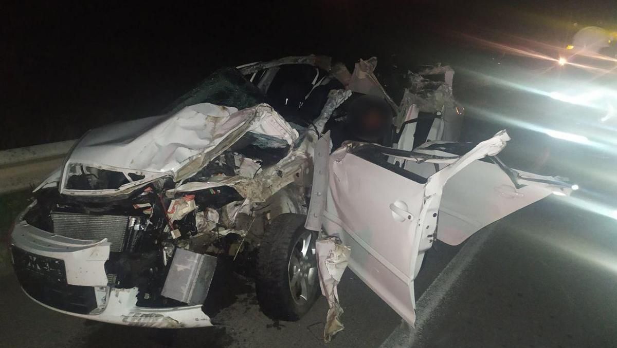 На трасі Київ – Одеса зіштовхнулися легковик та вантажівка, є загиблі: фото На трасі Київ – Одеса зіштовхнулися легковик та вантажівка, є загиблі: фото