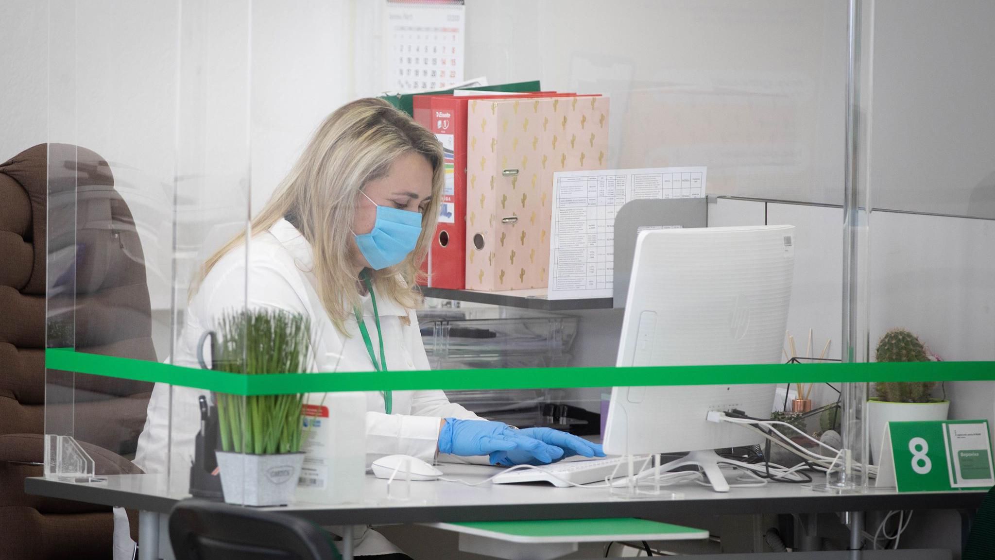 В Україні знову запрацюють сервісні центри МВС: що слід знати про запроваджені обмеження В Україні знову запрацюють сервісні центри МВС: що слід знати про запроваджені обмеження