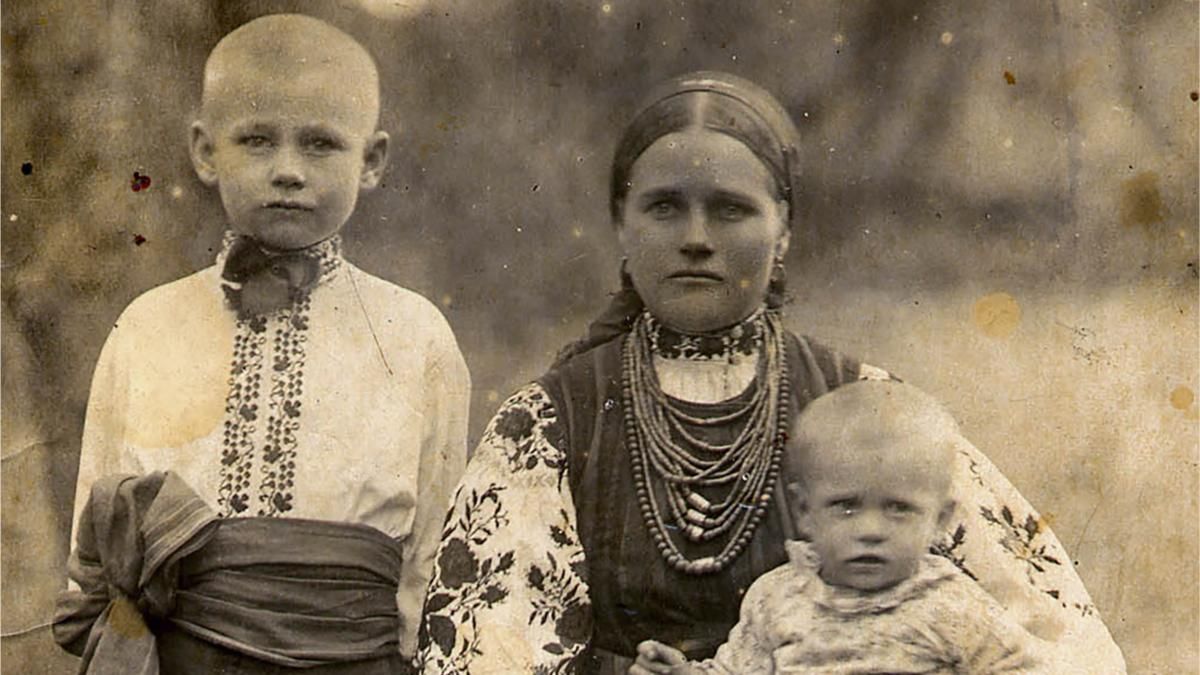 Мамы-украинки на старинных фотографиях