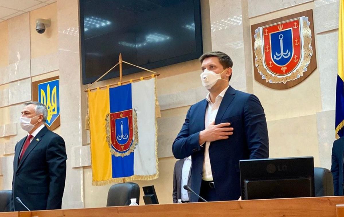 Керівник Одеської ОДА вигнав журналістку зі свого кабінету, його викликали до Зеленського: відео