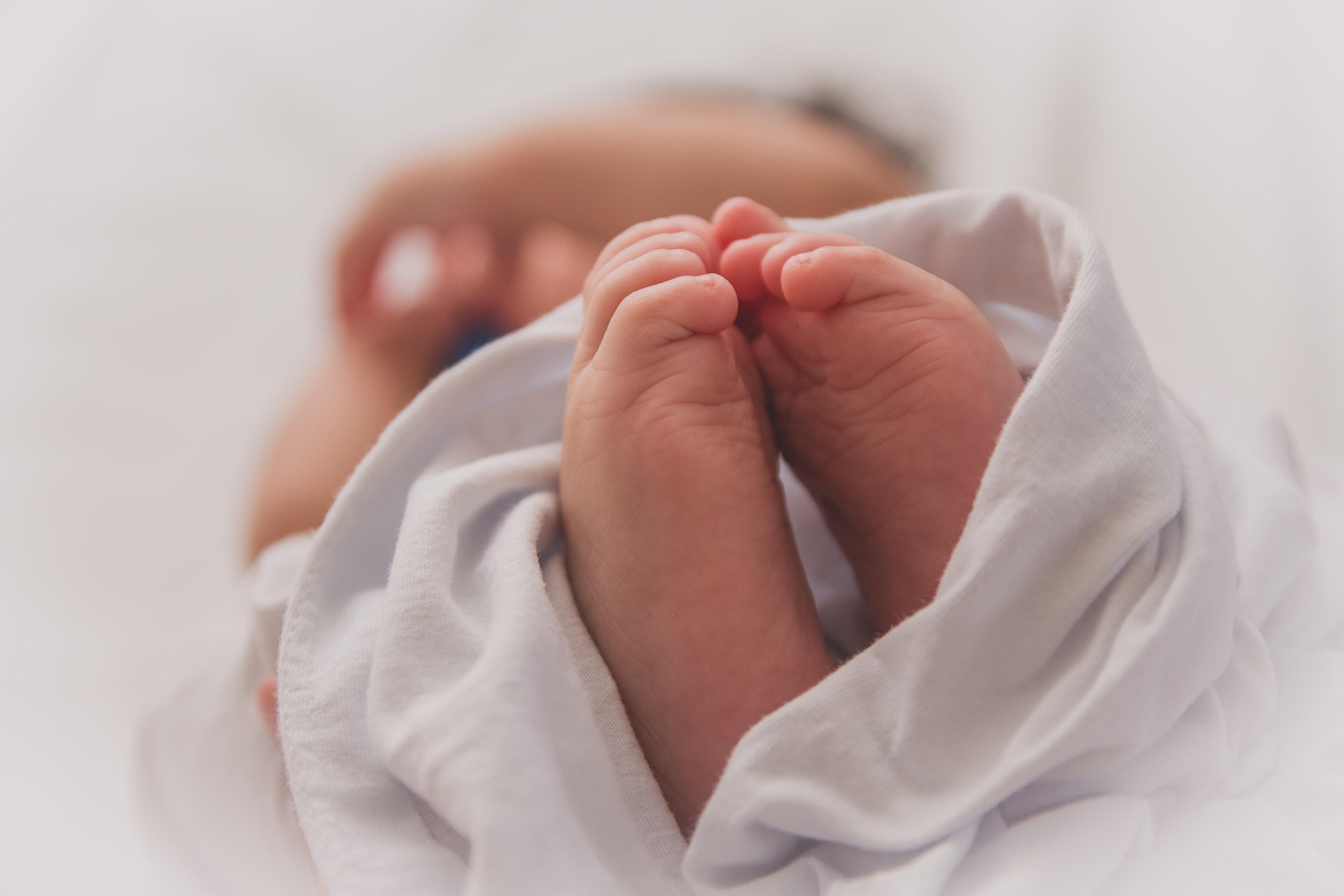 Скандал с детьми суррогатных матерей: в Украине увеличилось количество новорожденных