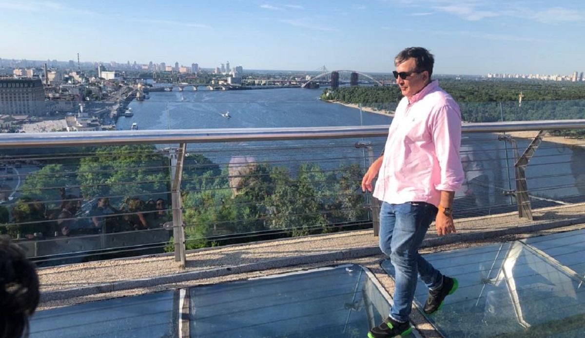 Саакашвили через фейсбук собирает команду реформаторов: как туда попасть Саакашвили через фейсбук собирает команду реформаторов: как туда попасть