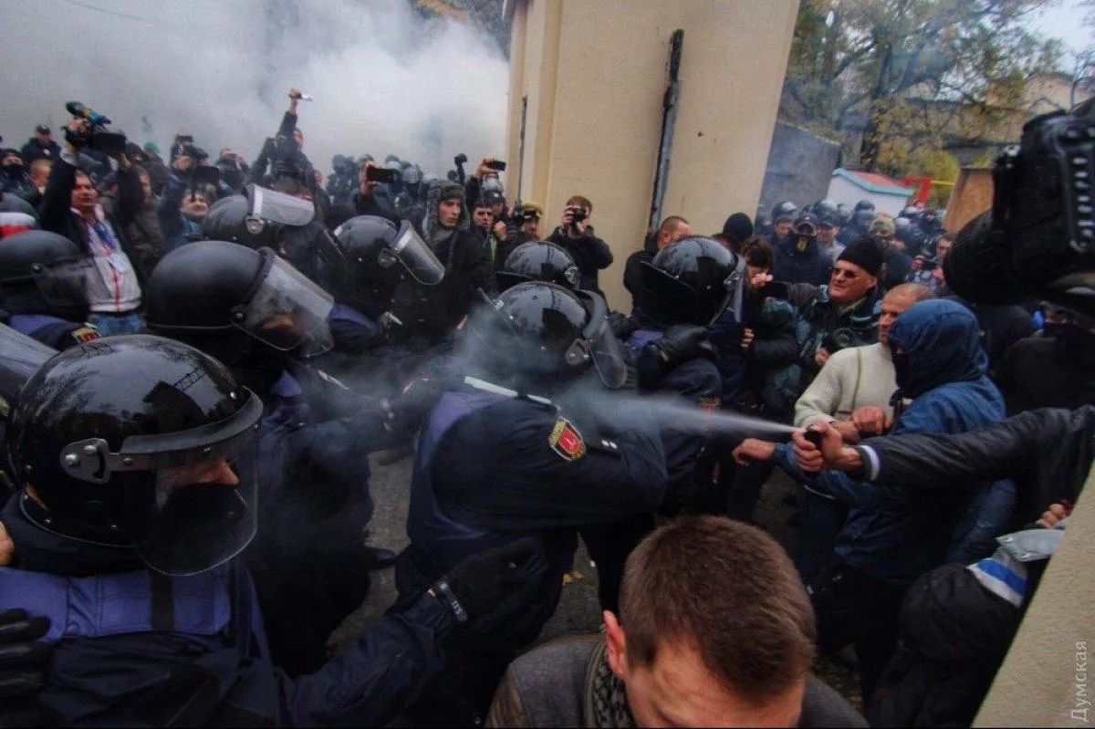 літній театр одеса протест