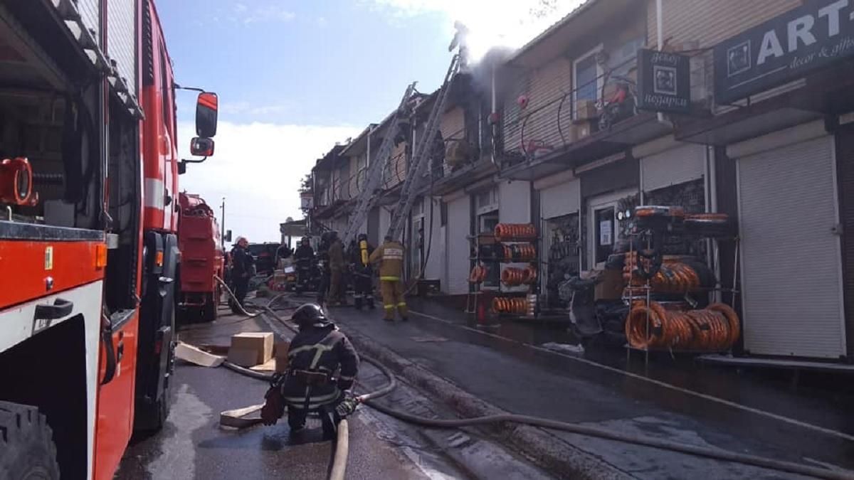 Пожар на рынке 7 километр в Одесской области 17 мая 2020: фото Пожар на рынке 7 километр в Одесской области 17 мая 2020: фото