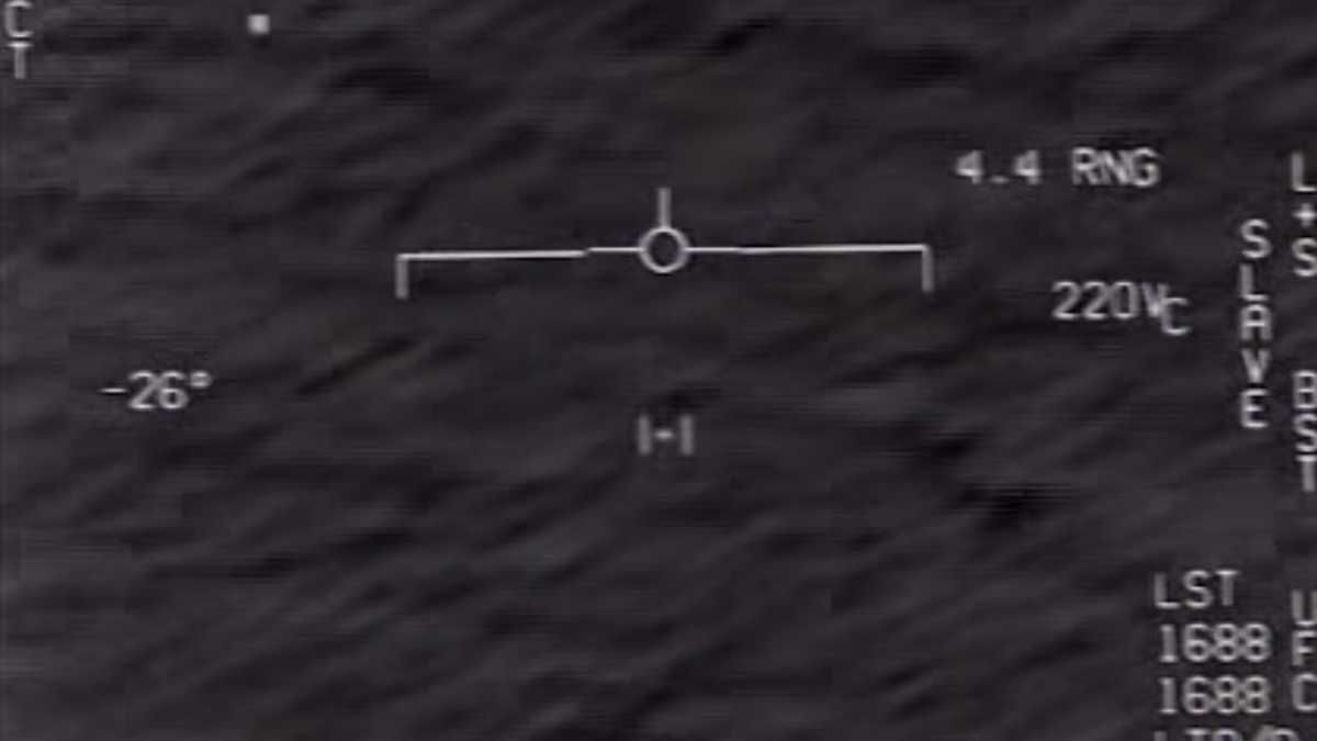 Опасно близкие встречи: в Минобороны США рассказали о еще 8 случаях НЛО Опасно близкие встречи: в Минобороны США рассказали о еще 8 случаях НЛО