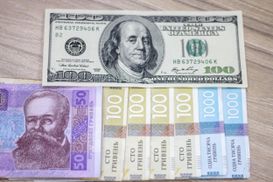 Время покупать доллар: что будет с гривной на этой неделе