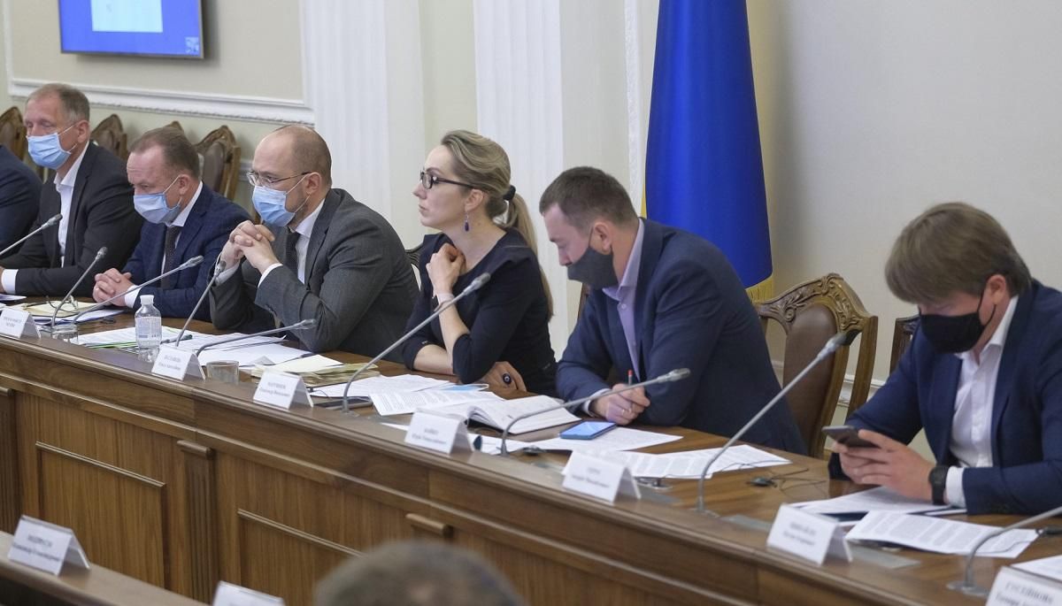 Коли в уряд призначать ще 3 нових міністрів: відповідь Шмигаля Коли в уряд призначать ще 3 нових міністрів: відповідь Шмигаля