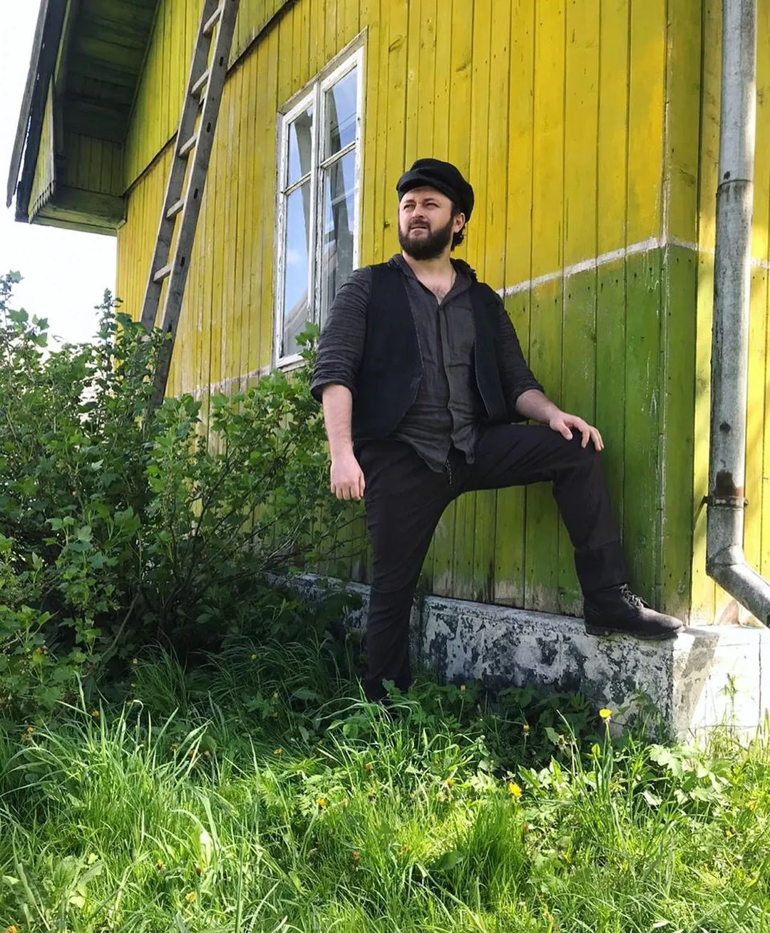 Дзідзьо зніме фільм у батьківській хаті Дзідзьо зніме фільм у батьківській хаті