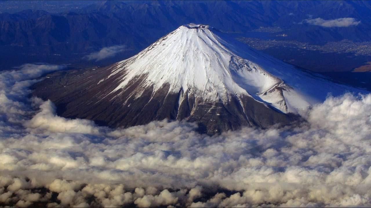 Впервые за 60 лет: гора Фудзияма в Японии будет закрыта для альпинистов на все лето Впервые за 60 лет: гора Фудзияма в Японии будет закрыта для альпинистов на все лето