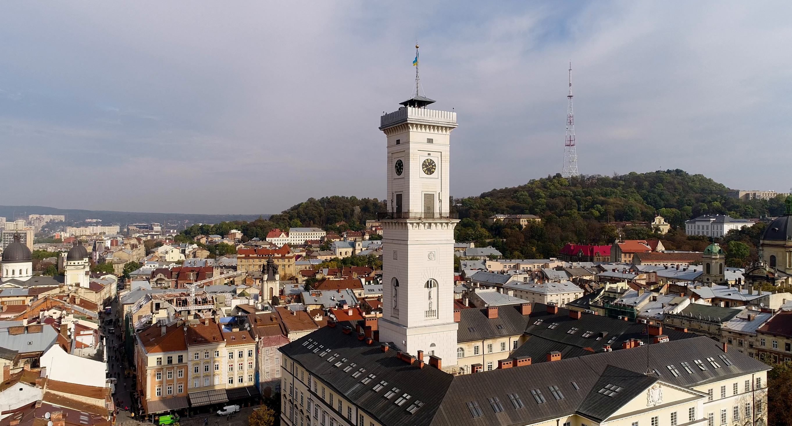 Міська рада просить уряд не зменшувати територію Львова
