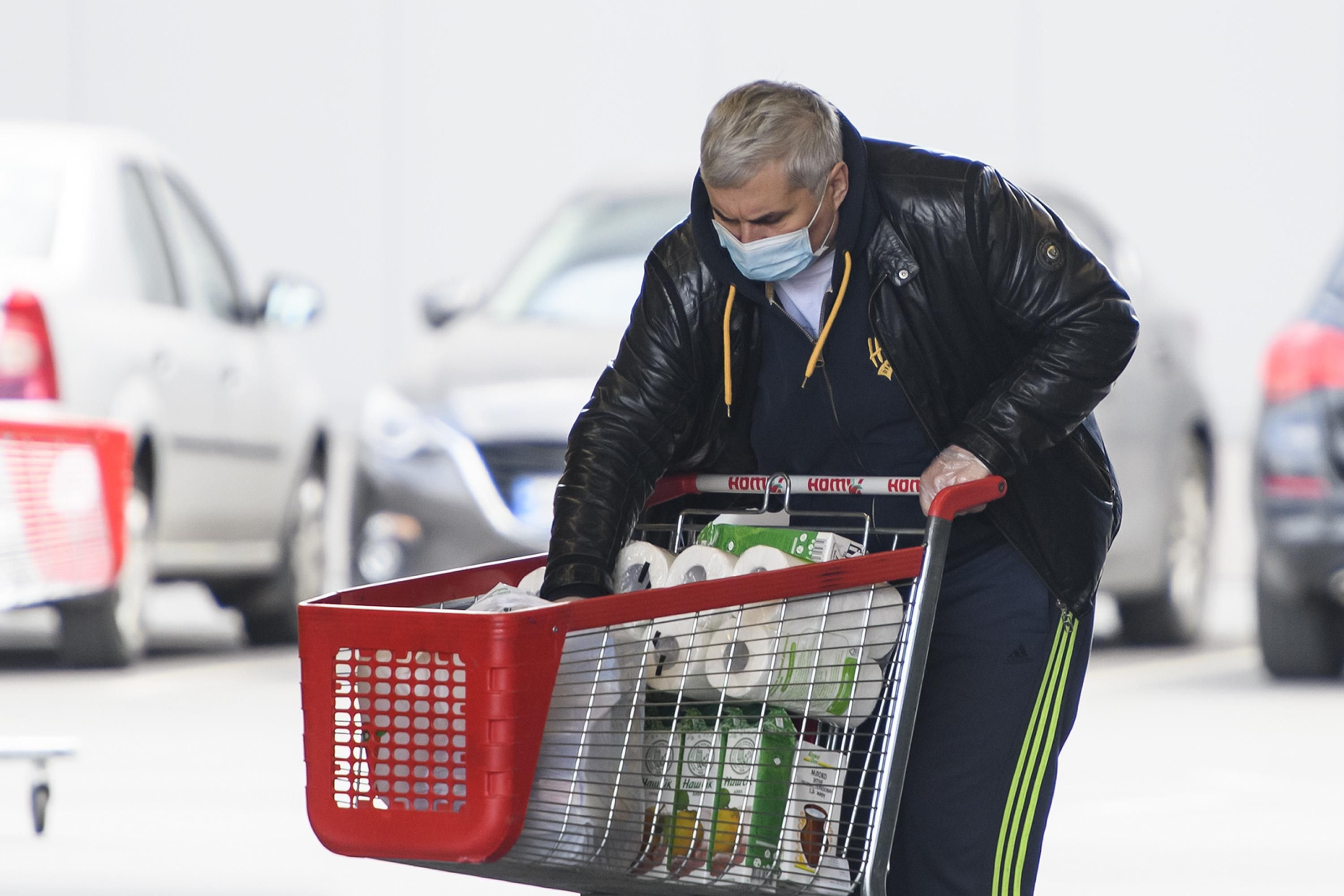 Нарушение карантина в кафе, магазинах и парикмахерских: статистика Нарушение карантина в кафе, магазинах и парикмахерских: статистика