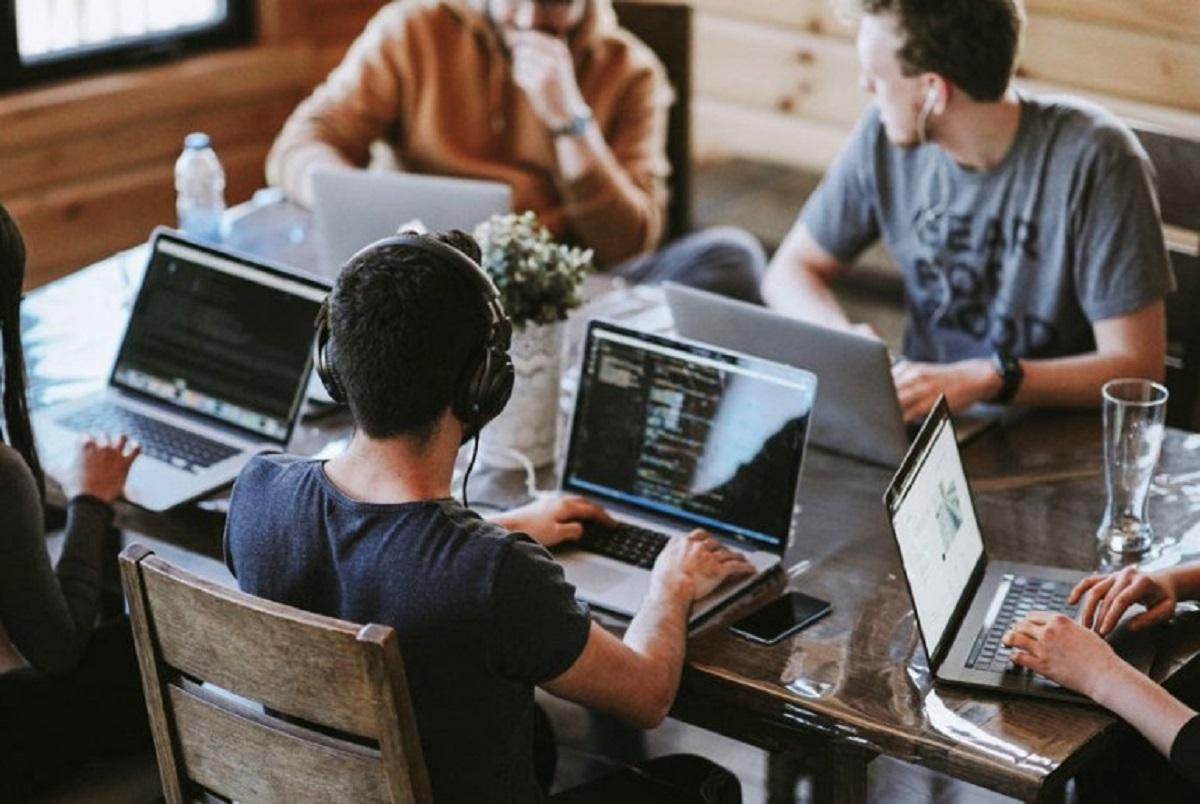 В Україні кількість ФОПів в IT-сфері зросла на 30 тисяч осіб: дані Мін'юсту В Україні кількість ФОПів в IT-сфері зросла на 30 тисяч осіб: дані Мін'юсту