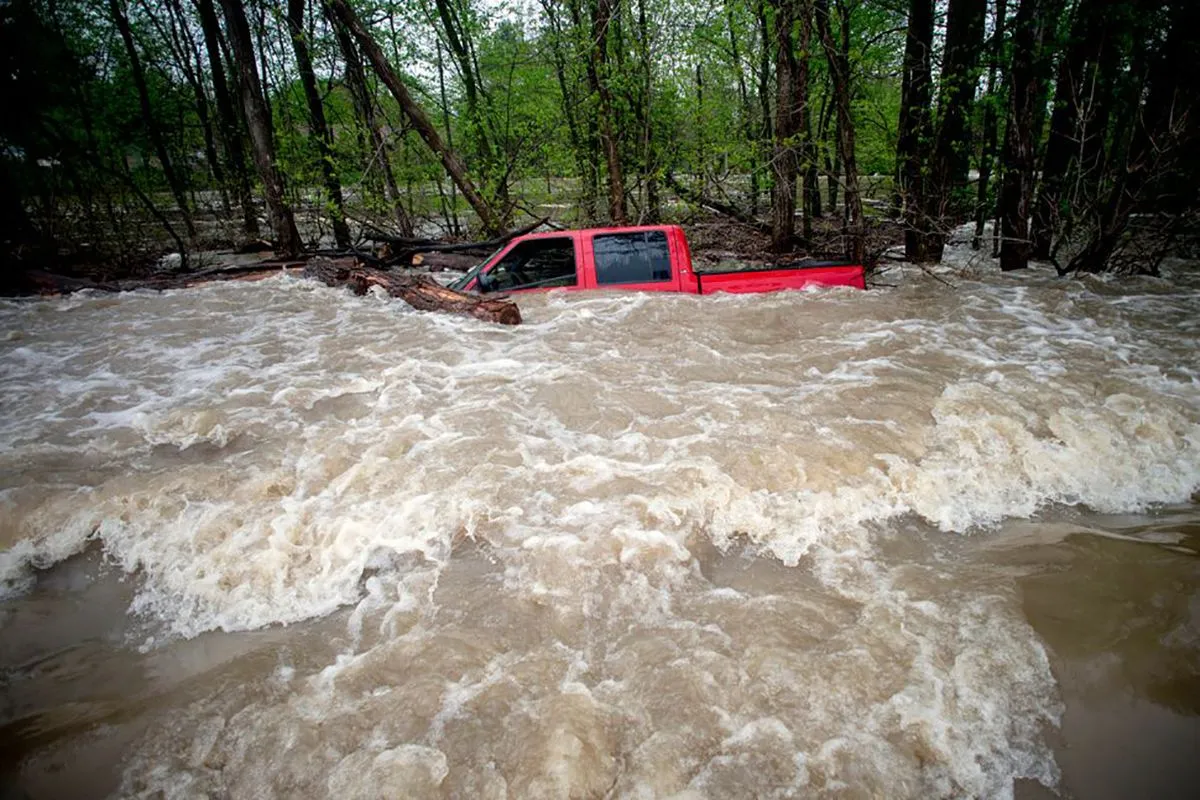 Мічиган прорвало дві дамби 20 травня фото потоп