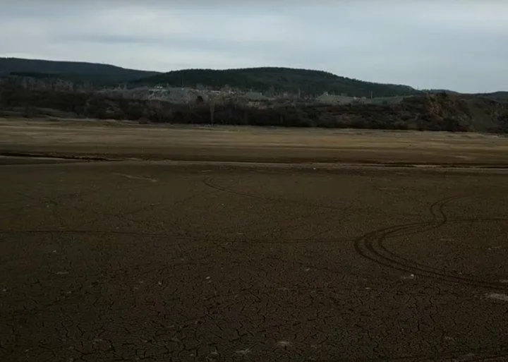 Сімферопольське водосховище у березні