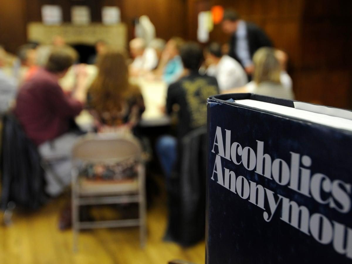 Из-за коронавируса люди все чаще злоупотребляют алкоголем