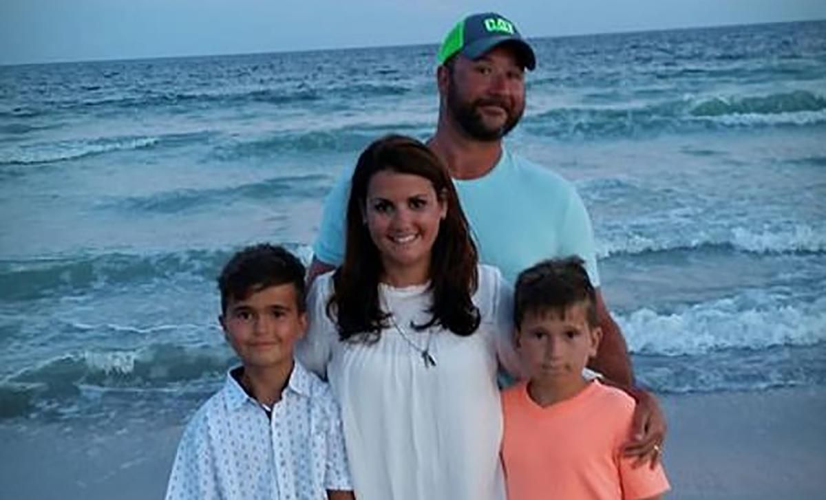 Подружжя зі США знайшло мільйон доларів на дорозі: що з ним зробили Подружжя зі США знайшло мільйон доларів на дорозі: що з ним зробили