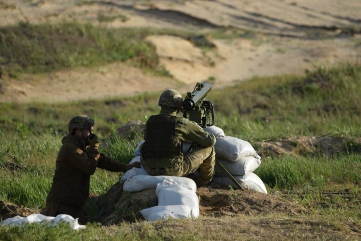 Українські військові випробували ракетний комплекс "Корсар": він здатен пробити броню танка Українські військові випробували ракетний комплекс "Корсар": він здатен пробити броню танка