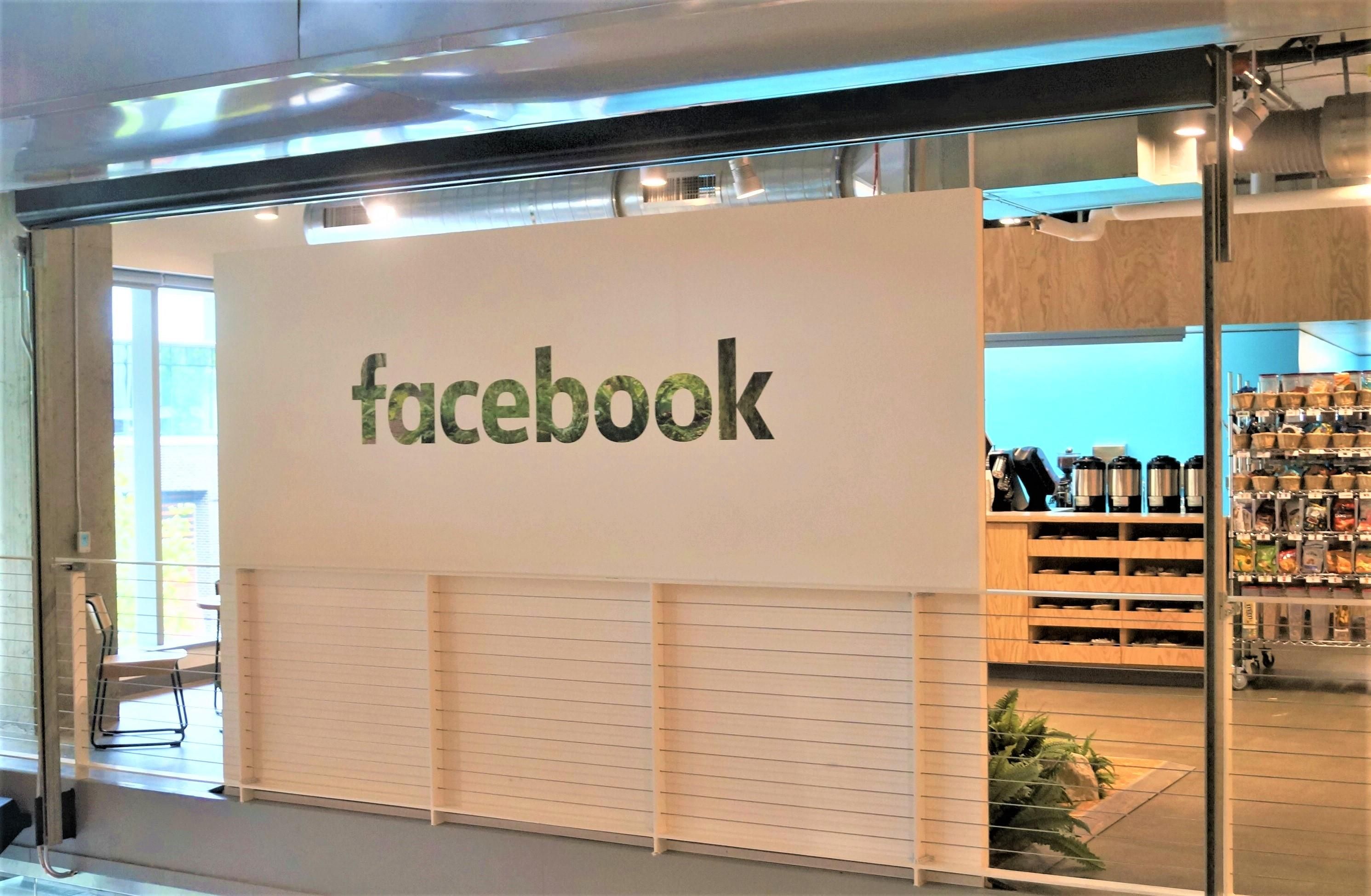 Facebook постепенно переходит на удаленную работу: преимущества для компании