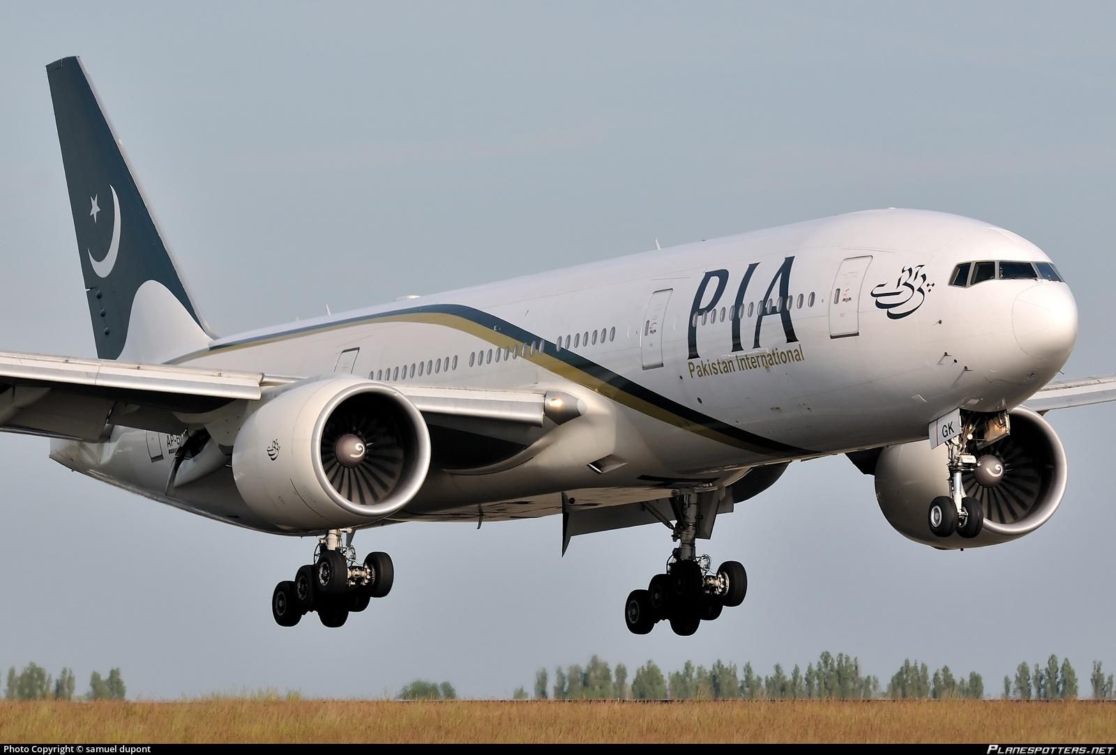 Літак Пакистанських авіаліній