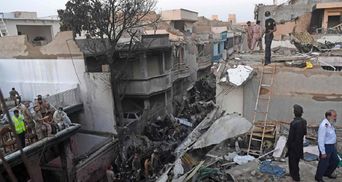 Авіакатастрофа в Пакистані: у МЗС розповіли, чи були на борту українці
