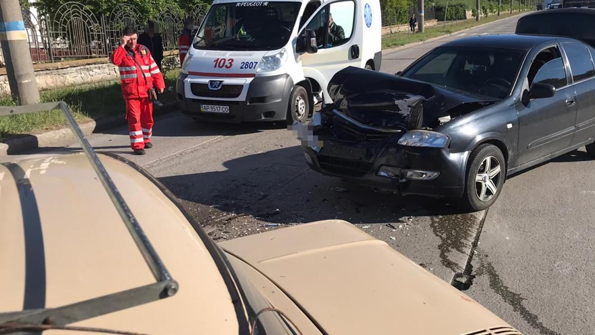 Водитель "Запорожца" скончался за рулем и совершил ДТП на Запорожье: детали необычной аварии