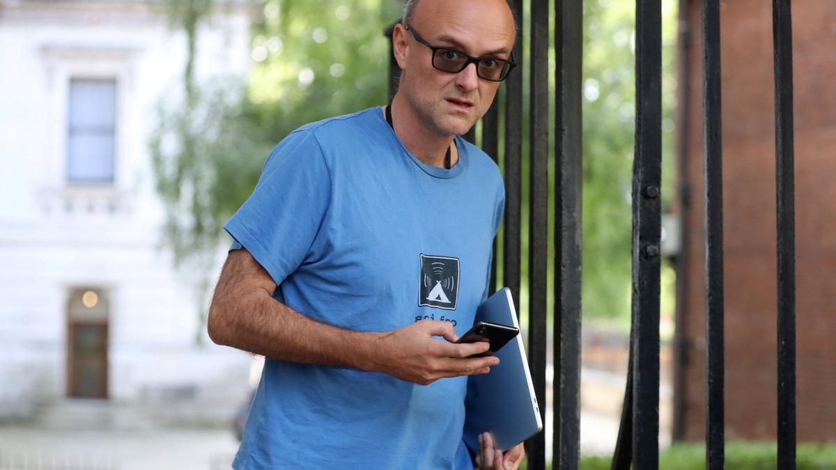 У Британії вимагають відставки радника Джонсона через порушення карантину: реакція прем'єра У Британії вимагають відставки радника Джонсона через порушення карантину: реакція прем'єра