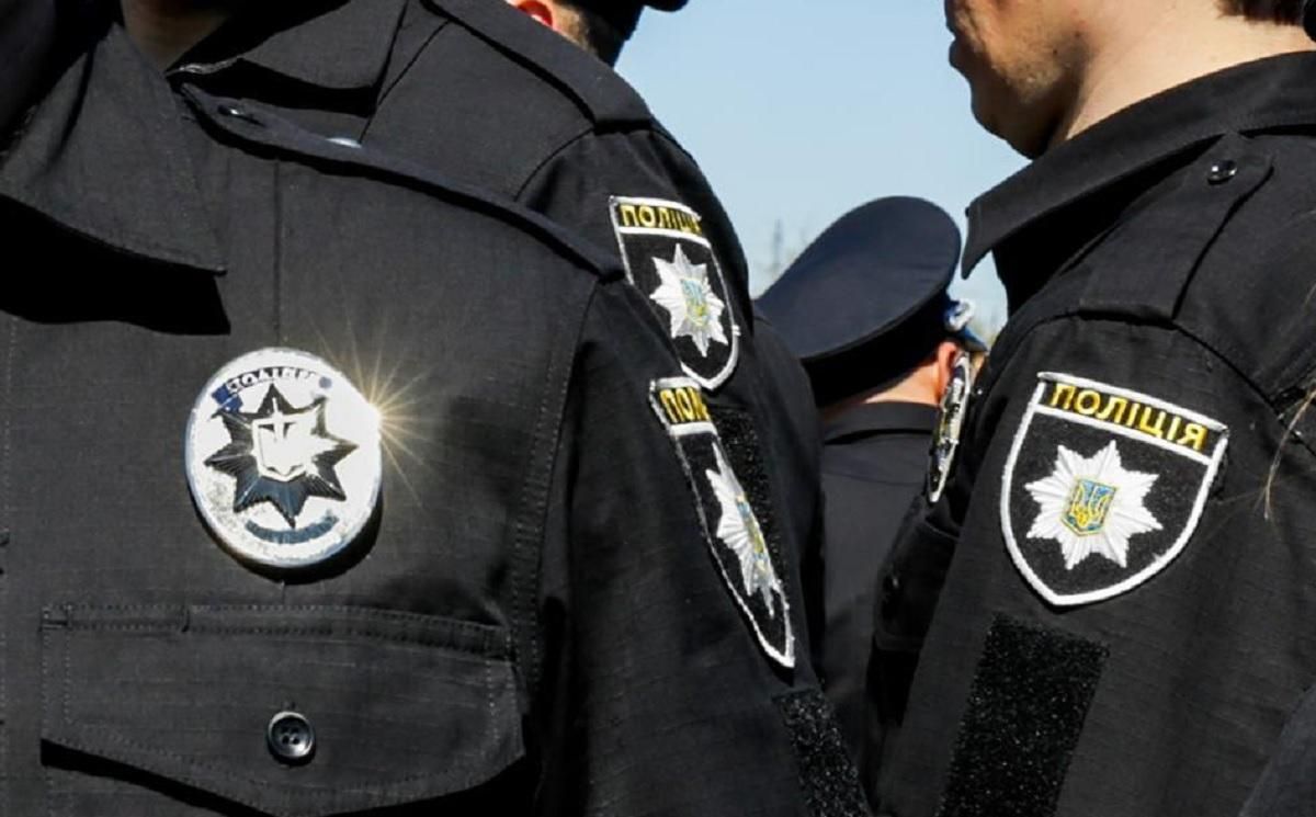 Били і стріляли над головою: шокуючі деталі зґвалтування жінки поліцейськими Били і стріляли над головою: шокуючі деталі зґвалтування жінки поліцейськими