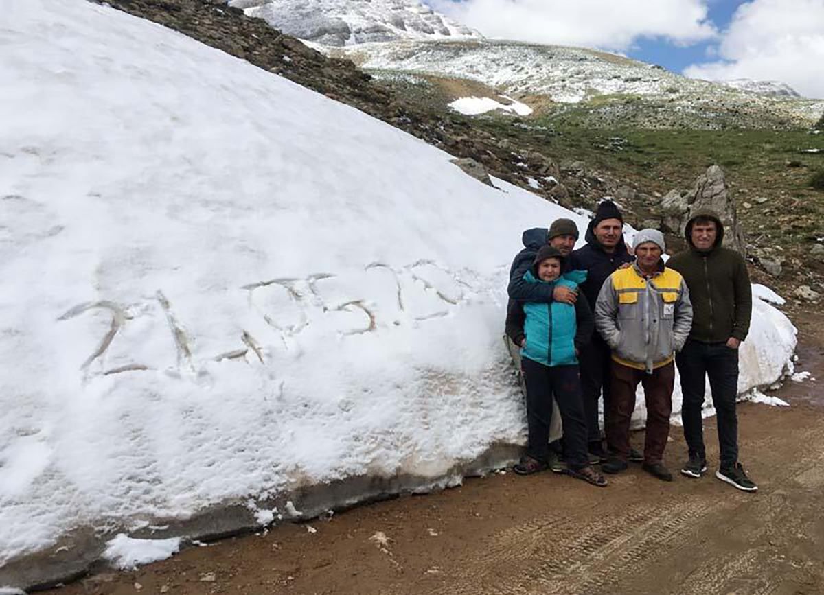 Сніг в турецькій Анталії у травні 2020 - фото Сніг в турецькій Анталії у травні 2020 - фото